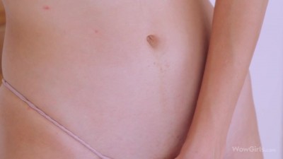 Busty Babe Kinks Up Her Tits and Pussy Play