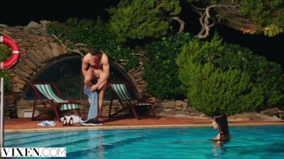 Skinny Dip Seduction: Petite Beauty Gets Naughty