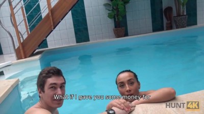 Rich Hunter Scores Cheating Fun with Hot Babe for Cash