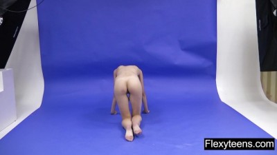 Steamy Flexyteen Tease in Action! (+18)